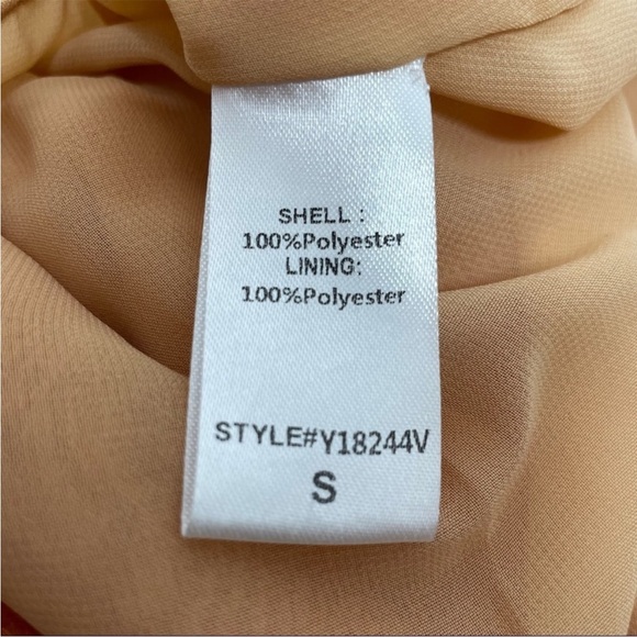 DO+BE Orange Ruffle Top Size Small Shirred Vneck Feminine Summer Colorful Bright - Picture 7 of 7